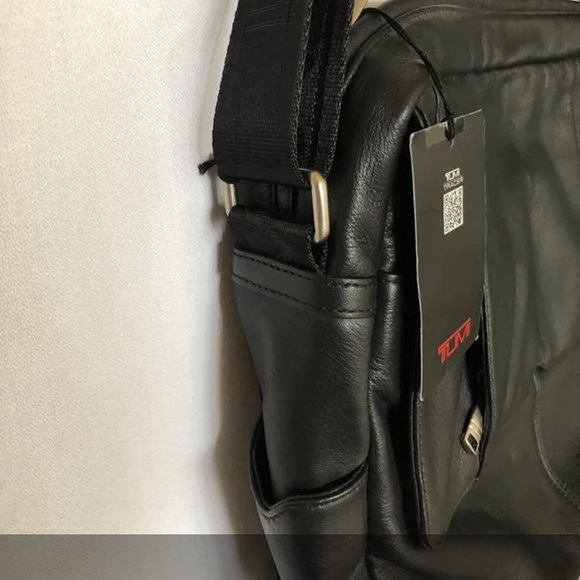 NWT Tumi Soft leather top zip flap crossbody bag professional work black - Picture 8 of 11